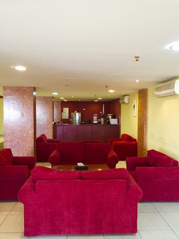Raoum Inn Arar Bagian luar foto