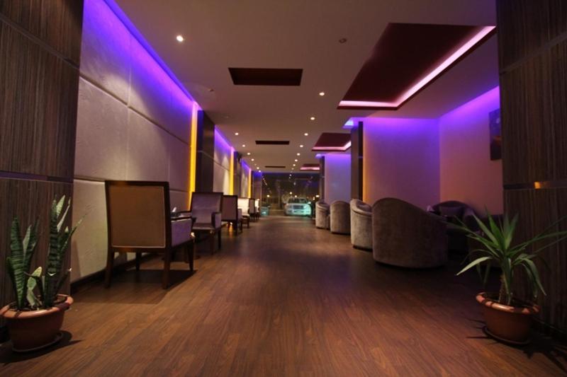 Raoum Inn Arar Bagian luar foto