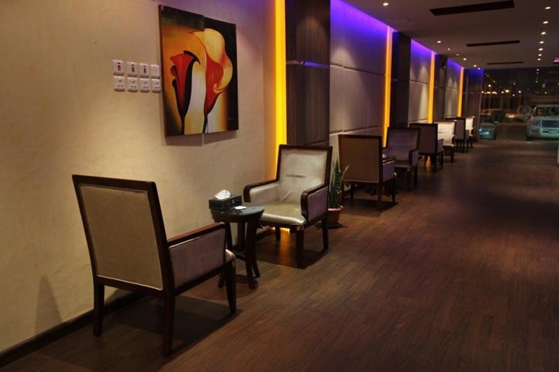 Raoum Inn Arar Bagian luar foto
