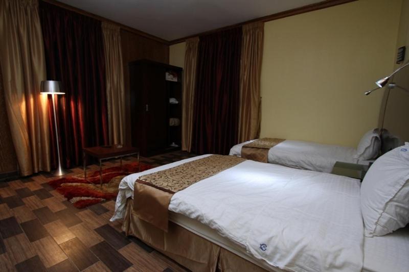 Raoum Inn Arar Bagian luar foto