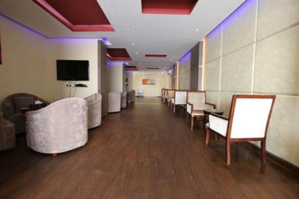 Raoum Inn Arar Bagian luar foto